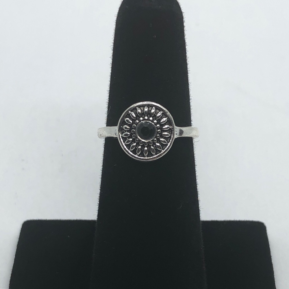 Women silver alloy ring.